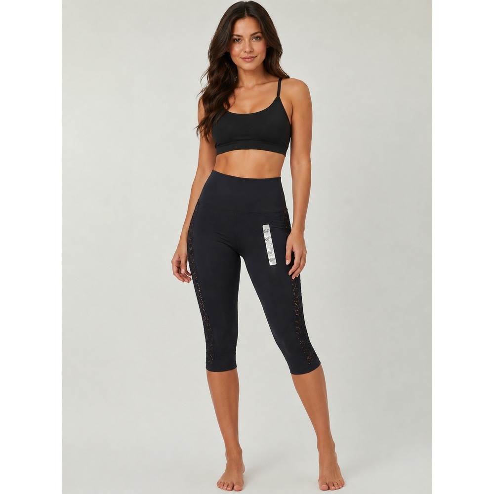 Forever 21 Women Black Seamless Lace Side Panel Capri Leggings High Waist NWT